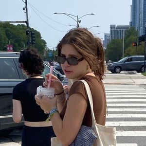 Meet your Posher, Julia